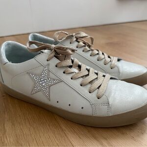 ShuShop Cream Star-Studded Sneakers